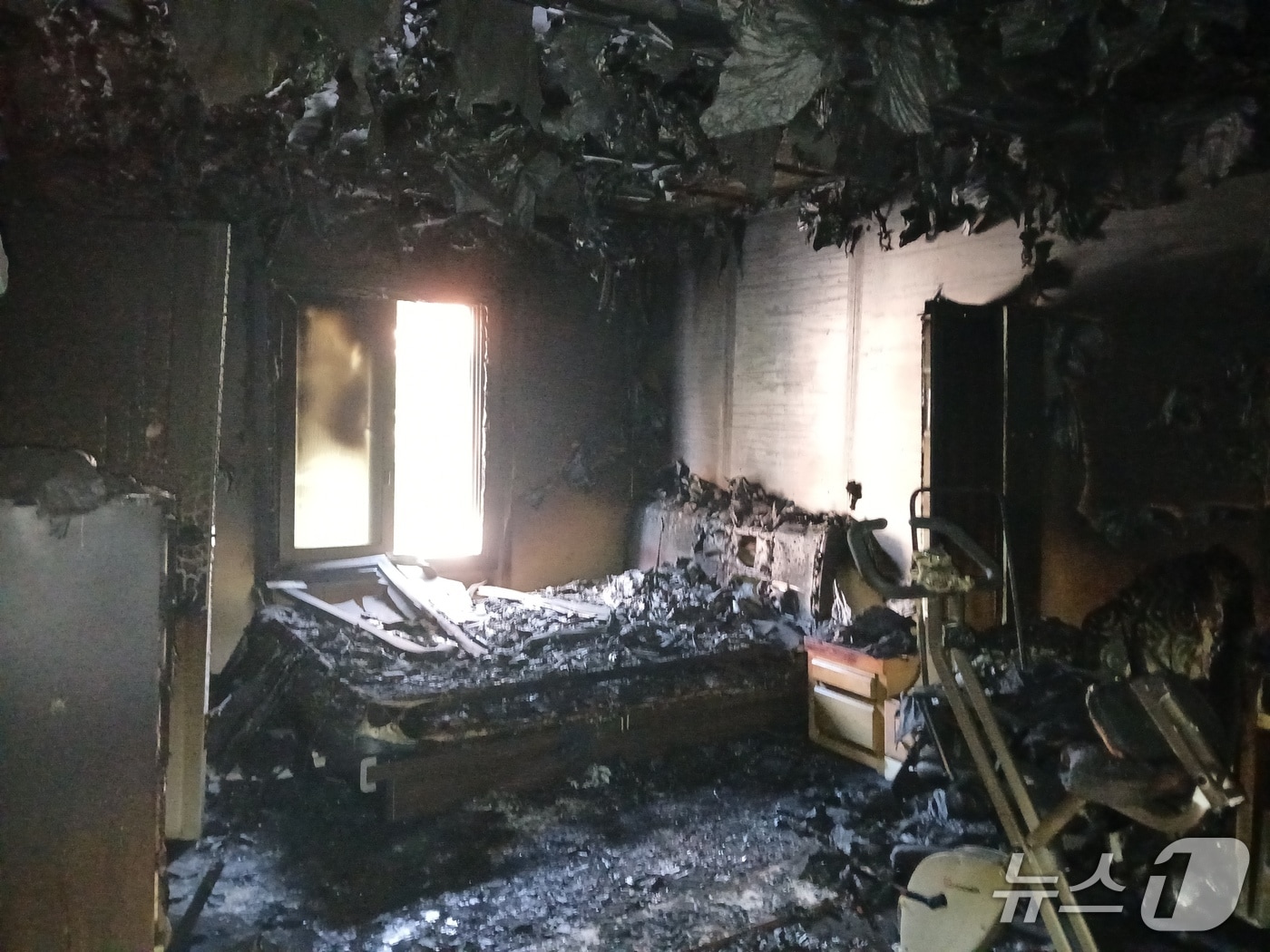 3일 오후 3시38분쯤 대구 남구 대명동의 한 주택 2층에서 원인 모를 불이 나 60대 남성이 숨졌다.(대구소방안전본부 제공. 재판매 및 DB 금지) 2025.103/뉴스1