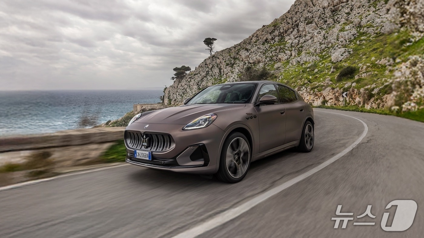 "쏘나타 한 대 값 빼드려요"...수입차 연말 '파격 할인' 출혈 경쟁 - 뉴스 썸네일 이미지