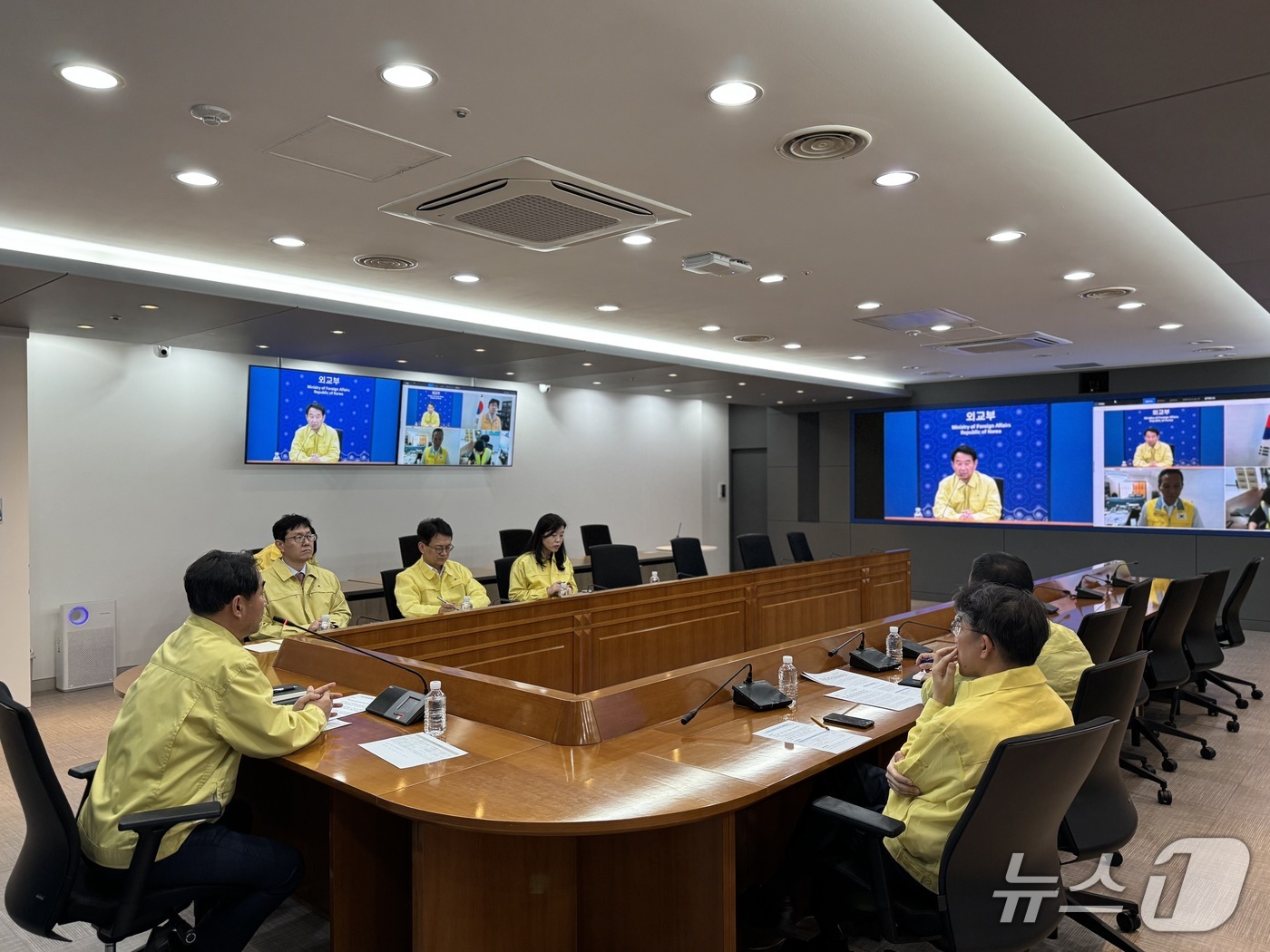 외교부 본부와 아프리카 3개 공관 간 합동 상황점검회의.&#40;외교부 제공&#41;