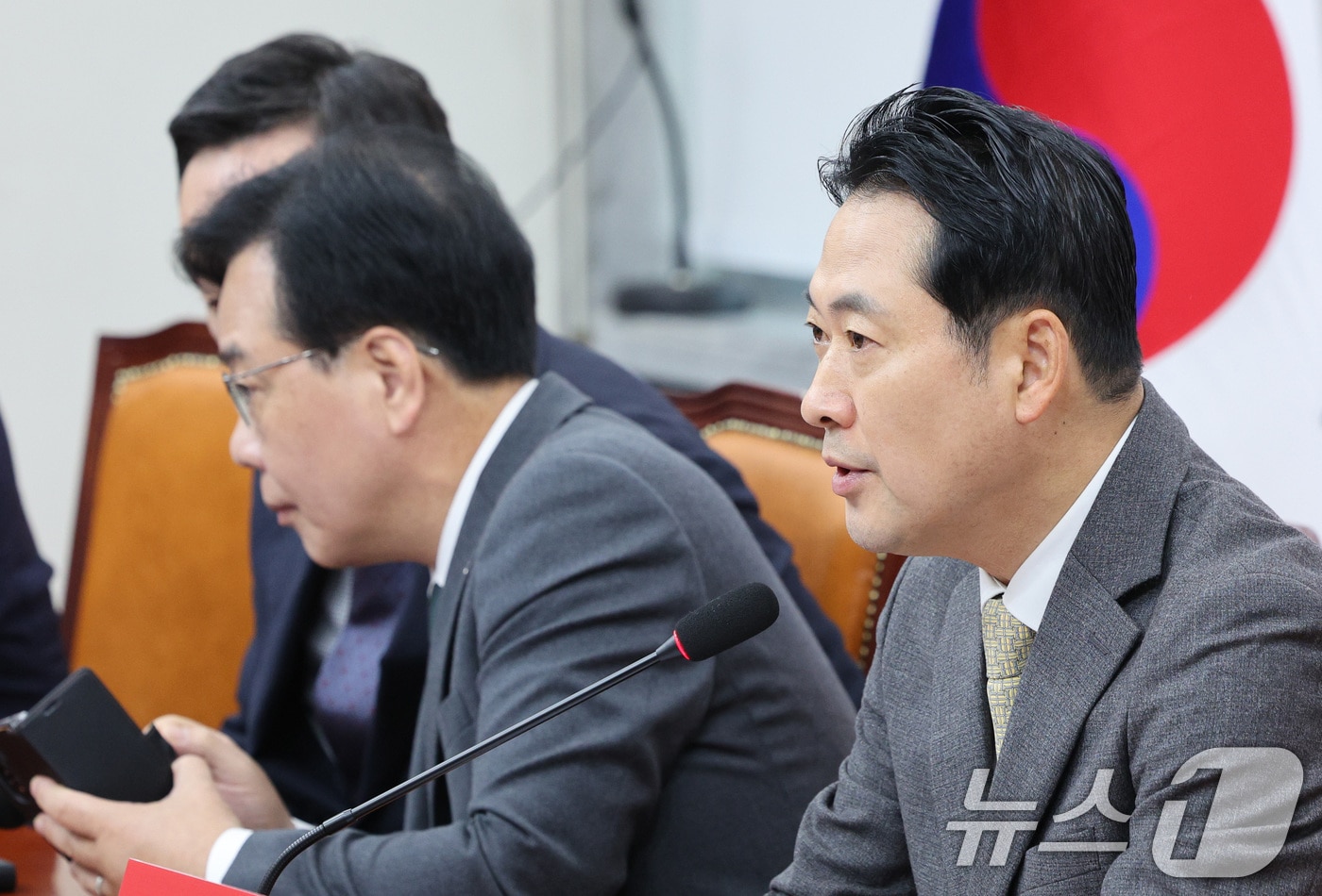 장동혁 국민의힘 대표가 6일 서울 여의도 국회에서 열린 최고위원회의에서 발언하고 있다. 2025.11.6/뉴스1 ⓒ News1 신웅수 기자