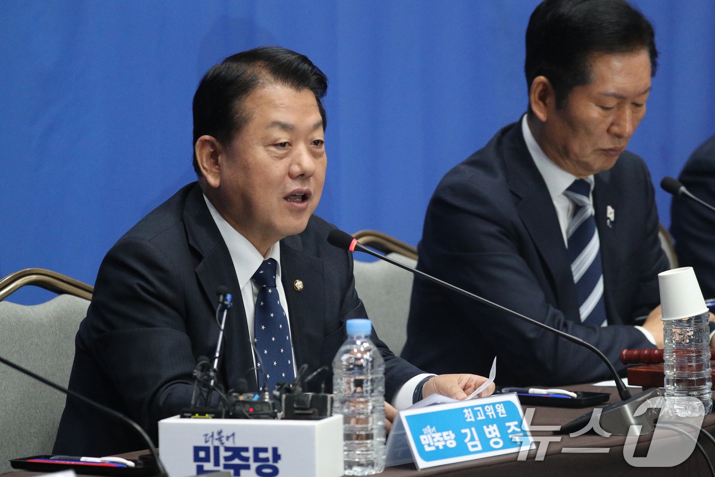 김병주 더불어민주당 최고위원이 지난 7일 오전 충북 청주시 오스코에서 열린 179차 충북 현장 최고위원회의에서 발언을 하고 있다. 2025.11.7/뉴스1 ⓒ News1 김용빈 기자