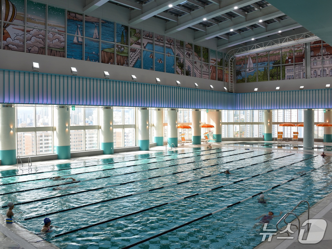 새단장한 롯데백화점 동래점 스포츠센터 수영장 전경.&#40;롯데백화점 동래점 제공. 재판매 및 DB 금지&#41;