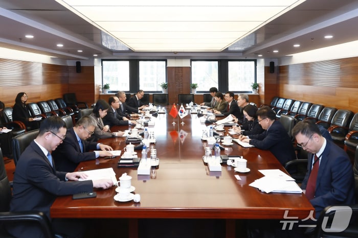 노재헌 주중 대사가 지난달 28일 옌둥 중국 상무부 부부장을 접견했다. (중국 상무부 홈페이지)