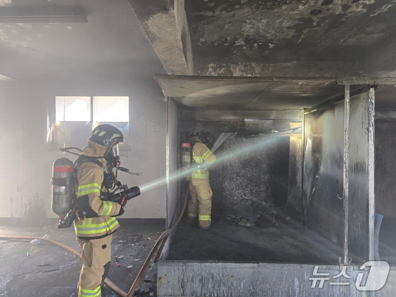 화재 현장. (경기도소방재난본부 제공. 재판매 및 DB 금지) 2025.12.1/뉴스1