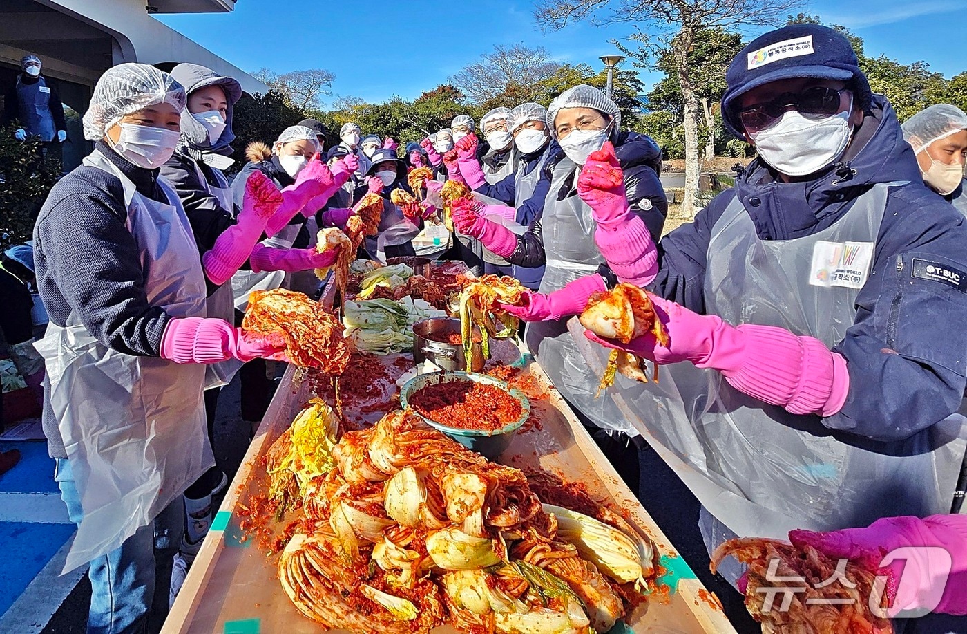 행복공작소 &#39;행복나눔 김장행사&#39; 현장.&#40;제주신화월드 제공, 재판매 및 DB 금지&#41;