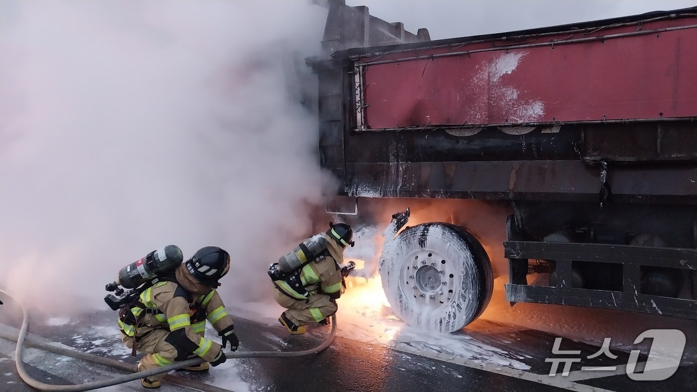 차량 화재 현장(독자 제공. 재판매 및 DB금지). 2025.12.11