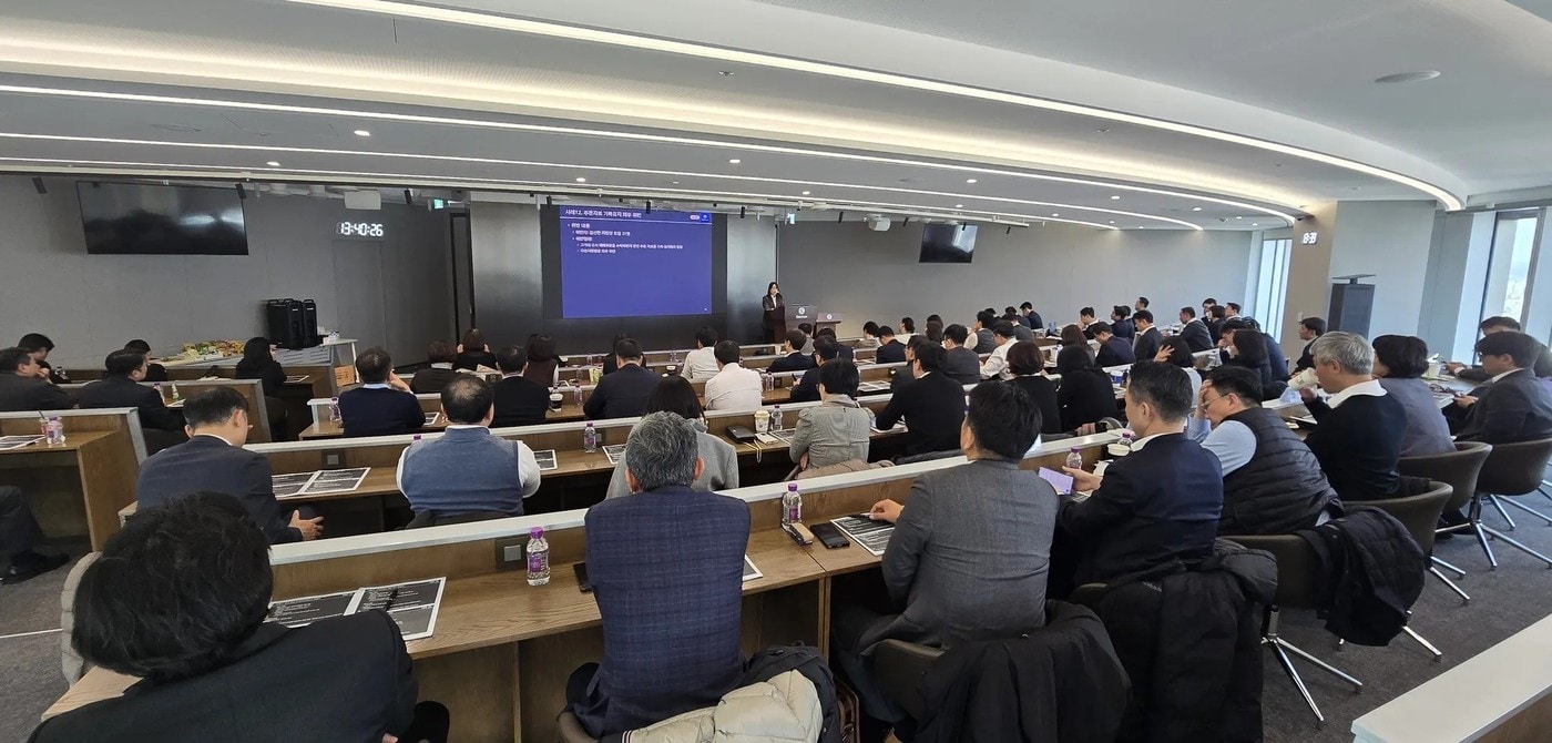 신한투자증권은 내부통제와 리스크 관리 역량을 내년 최우선 과제로 삼고 자산관리총괄 직원 대상 교육을 한달 조기 실행했다고 11일 밝혔다.  &#40;신한투자증권 제공&#41;