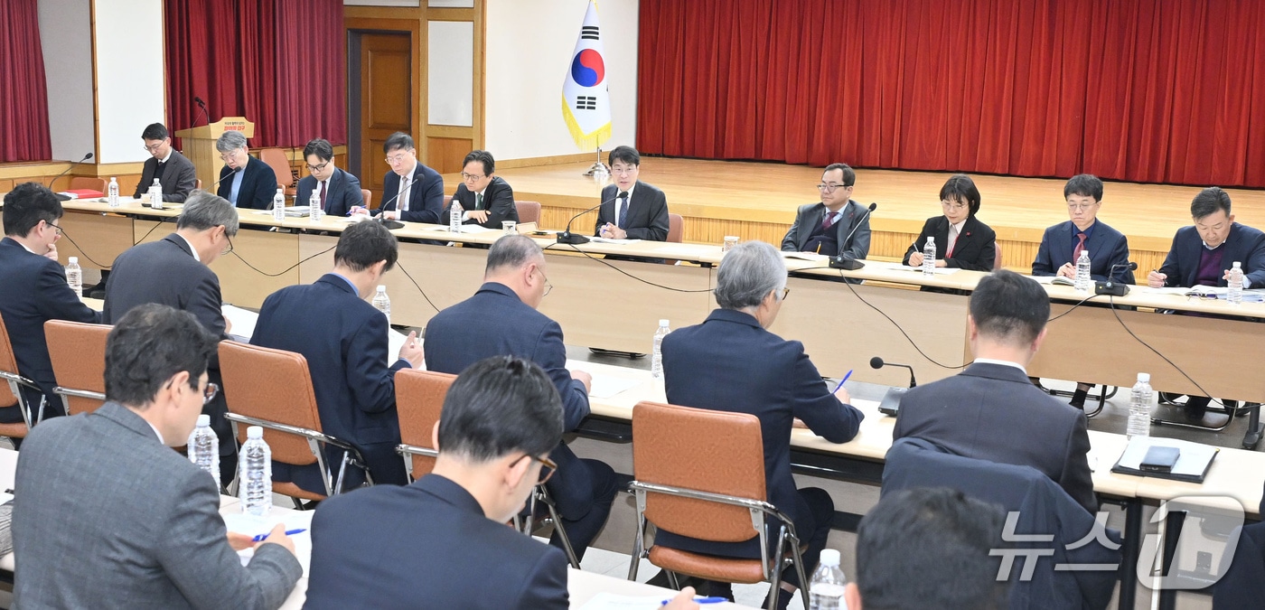 김정기 대구시장 권한대행 행정부지사가 11일 대구시 간부회의를 주재하고 있다. &#40;대구시 제공. 재판매 및 DB 금지&#41; 2025.12.11/뉴스1