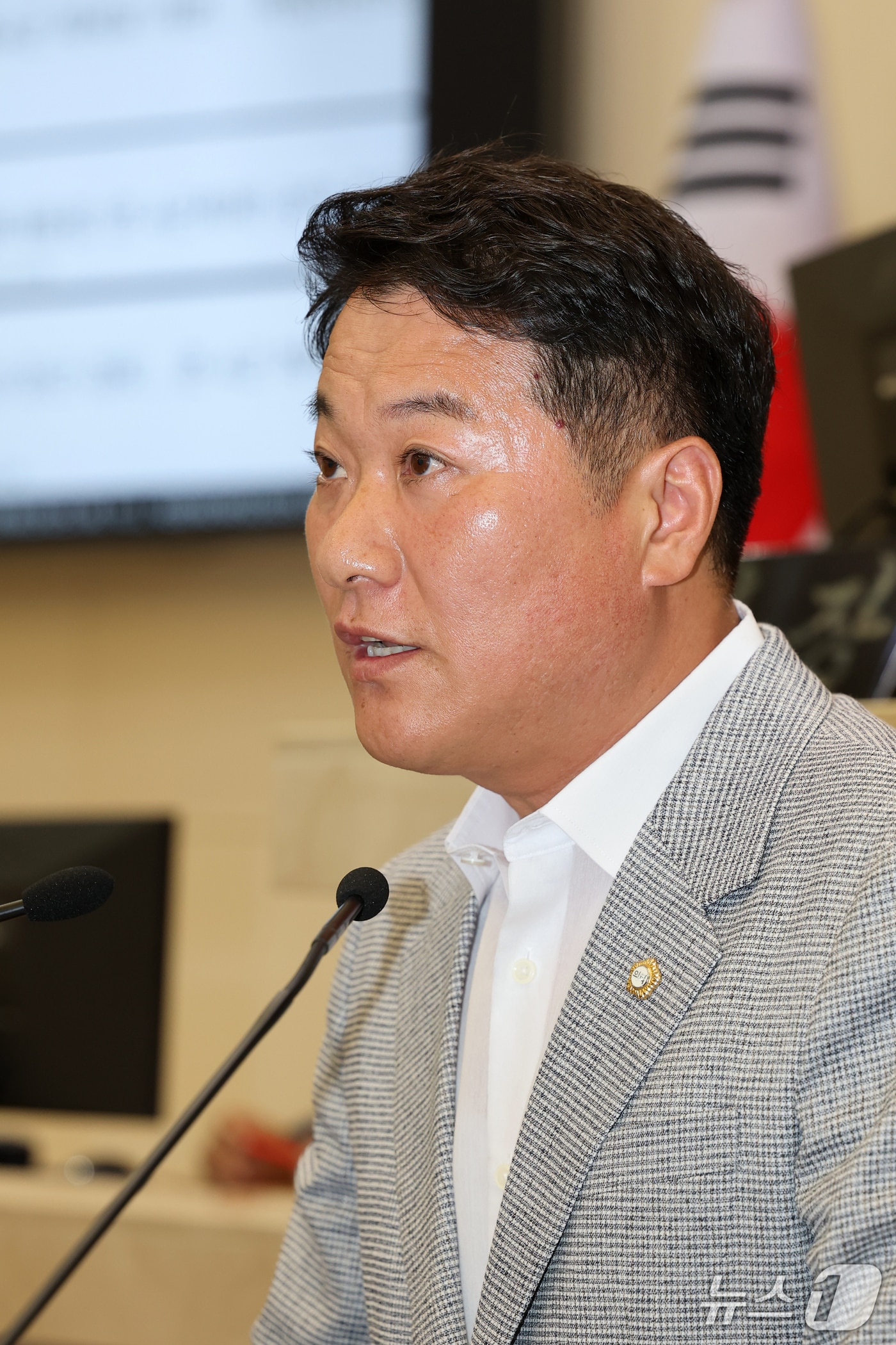 11일 양윤제 경북 포항시의회 예산결산특별위원장이 발언하고 있다. (포항시의회제공, 재판매 및 DB금지) 2025.12.11/뉴스1 