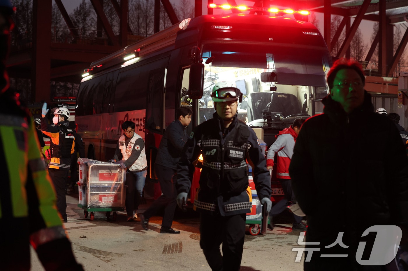 11일 오후 광주 서구 치평동 광주대표도서관 붕괴 현장. 2025.12.11/뉴스1 ⓒ News1 이승현 기자