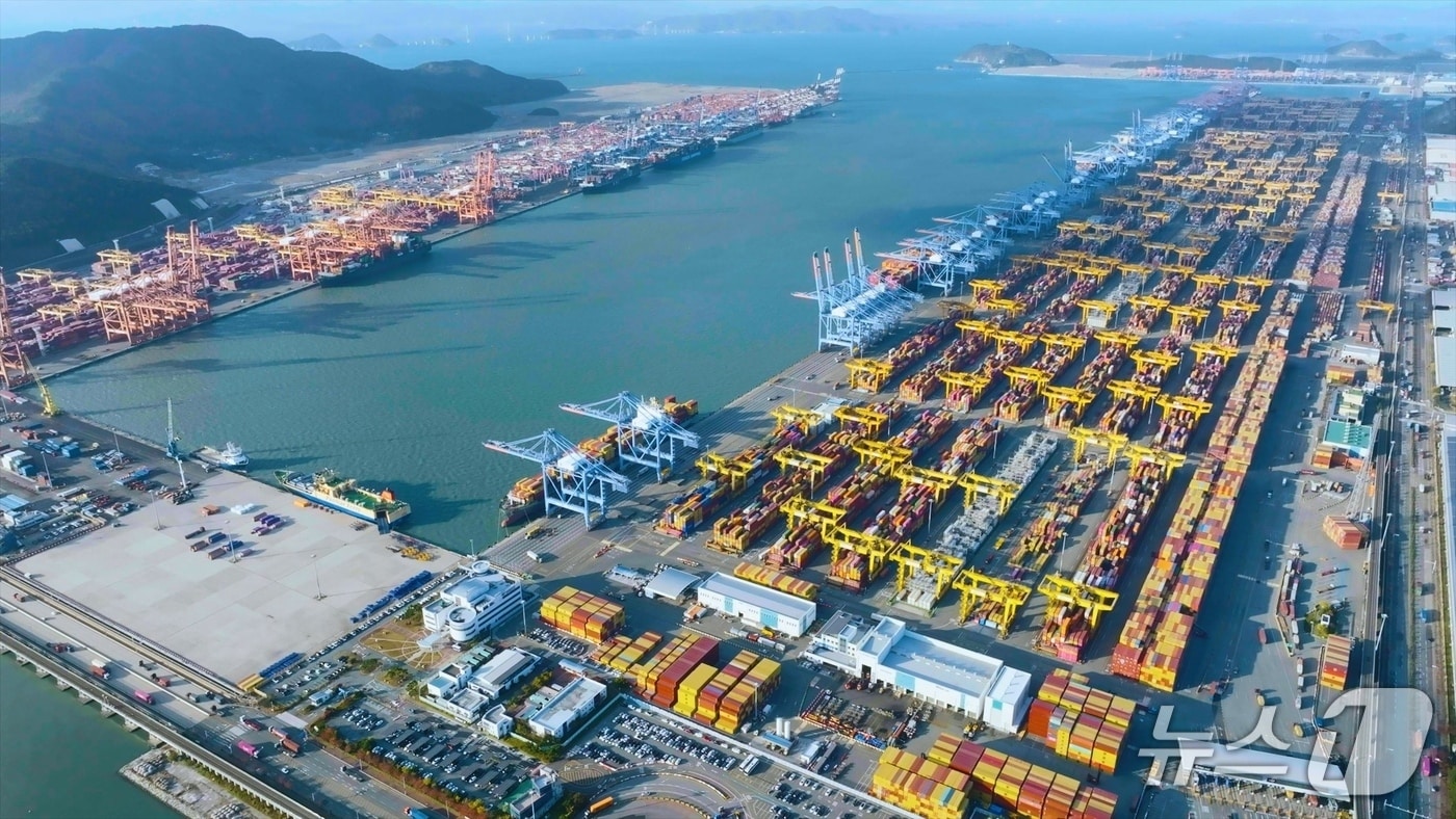 부산신항 1부두 전경 (부산항만공사 제공. 재판매 및 DB금지)