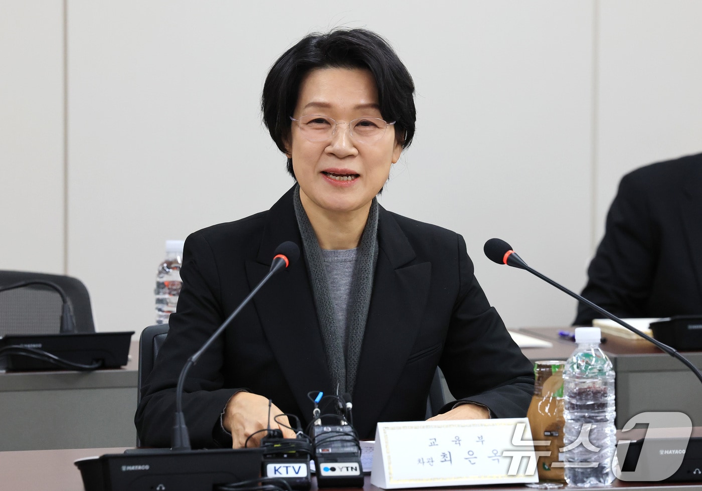 최은옥 교육차관, 인공지능 중점학교 방문…AI 교육 현장 점검