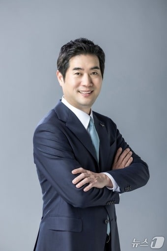 윤새봄 웅진 대표이사 사장이 17일 웅진그룹 정기 임원인사에서 부회장으로 승진했다.(웅진그룹 제공)