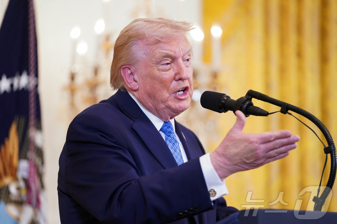 도널드 트럼프 미국 대통령이 16일(현지시간) 워싱턴 D.C. 백악관 이스트룸에서 열린 하누카 리셉션에서 연설하고 있다. 하누카 리셉션은 유대인 명절인 하누카를 기념하는 공식 행사다. 2025.12.16 ⓒ 로이터=뉴스1 ⓒ News1 최종일 선임기자