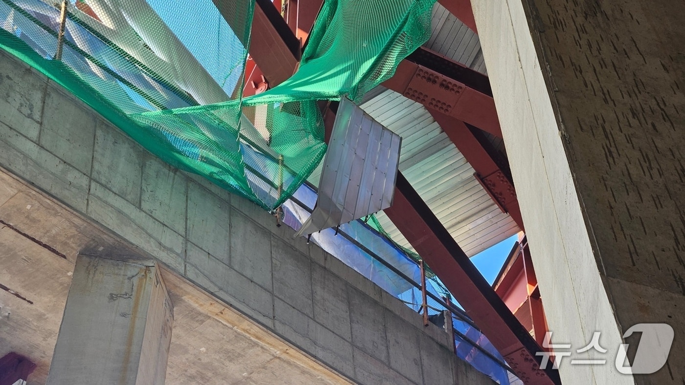 사고가 발생한 부산 중구 중앙동 공사현장 (경찰 제공. 재판매 및 DB금지)