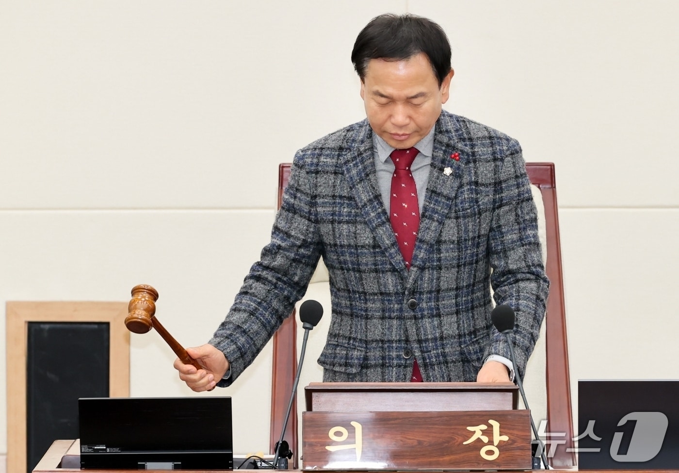 박교상 구미시의장이 17일 정례회 본회의를 주재하고 있다.(구미시의회 제공. 재판매 및 DB금지)/뉴스1