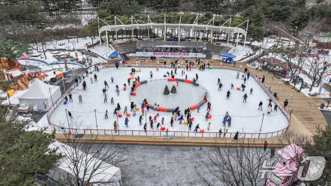 지난해 개장된 야외스케이트장.(과천시 제공)