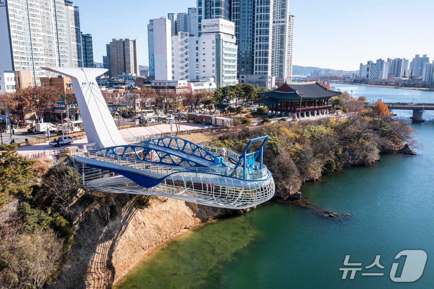 울산 중구에 조성된 태화루(용금소) 스카이워크. (울산시 제공. 재판매 및 DB 금지) /뉴스1