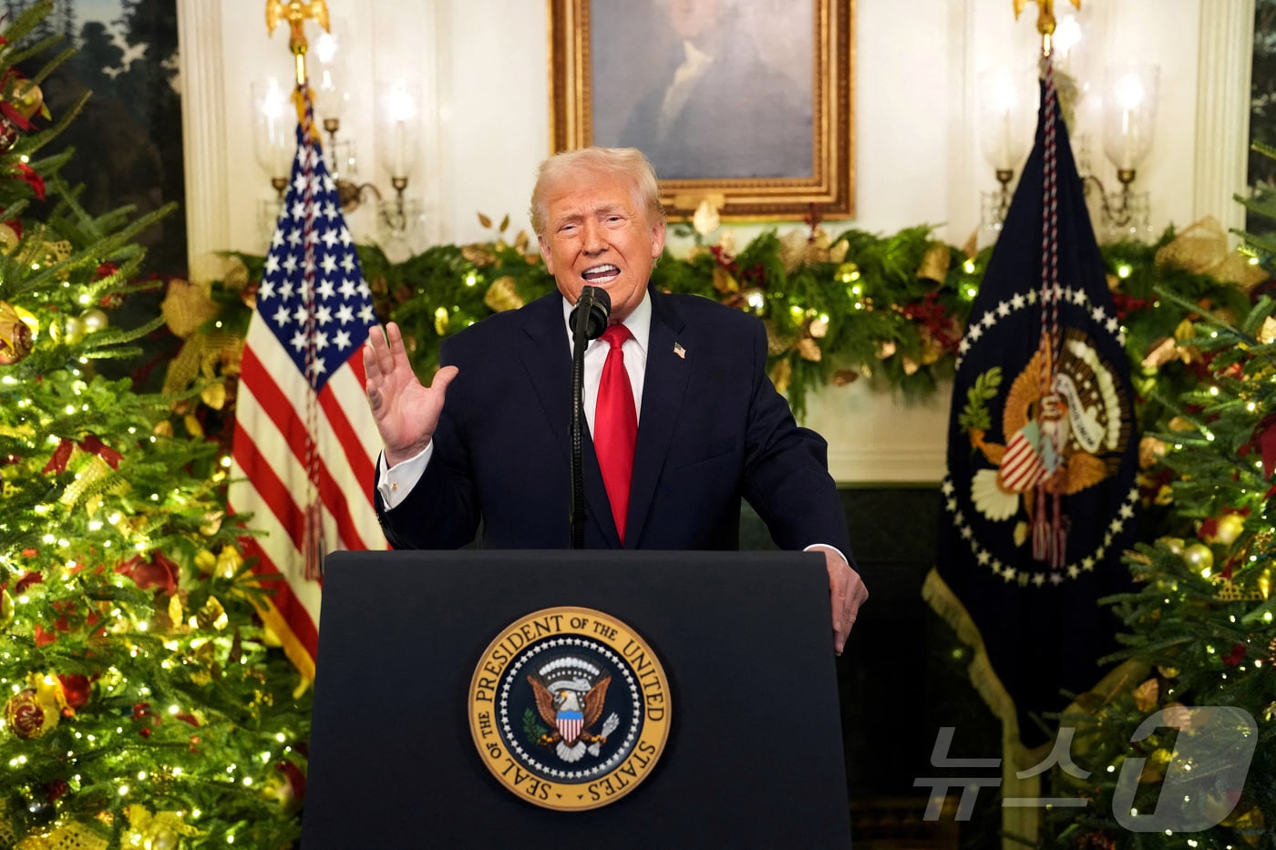 도널드 트럼프 미국 대통령이 17일(현지시간) 미국 워싱턴DC 백악관에서 대국민연설을 하고 있다. 2025.12.17 ⓒ 로이터=뉴스1 