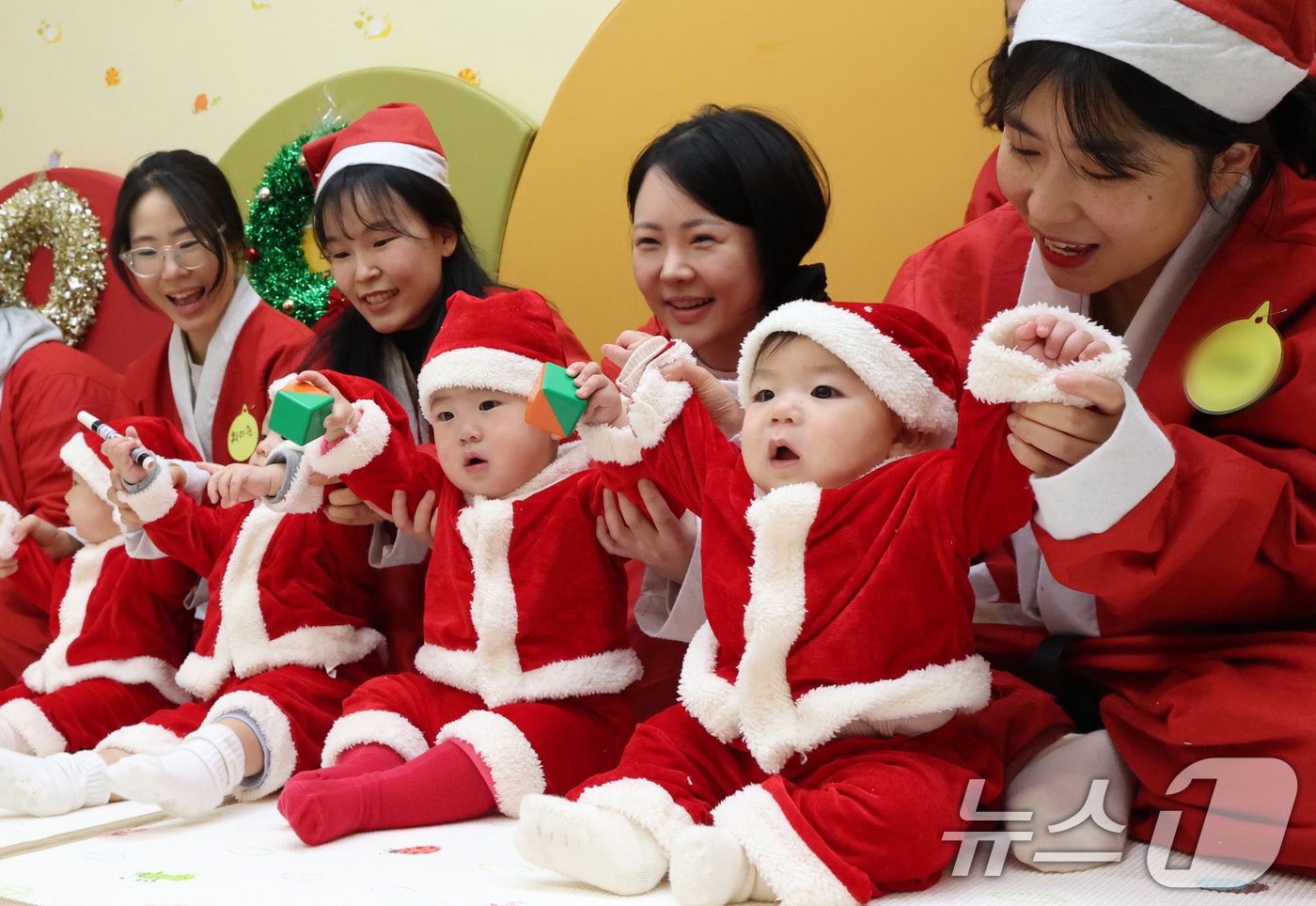 아기 울음소리 16개월째 커졌다…10월 출생아 2.5↑ 썸네일