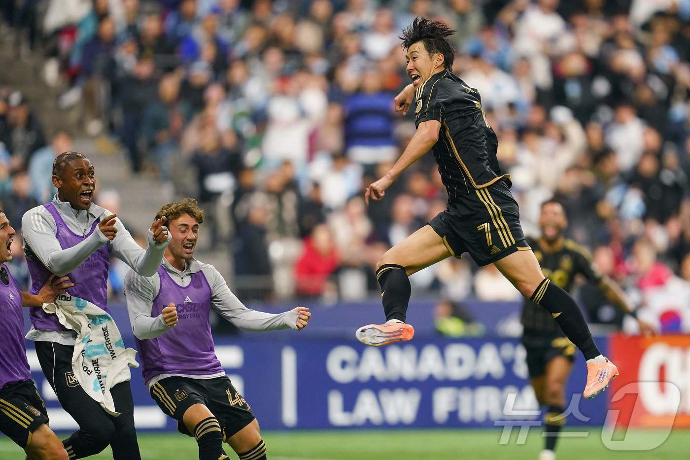 손흥민, 메시 제치고 축구통계매체 선정 MLS 올해의 선수 - 뉴스1