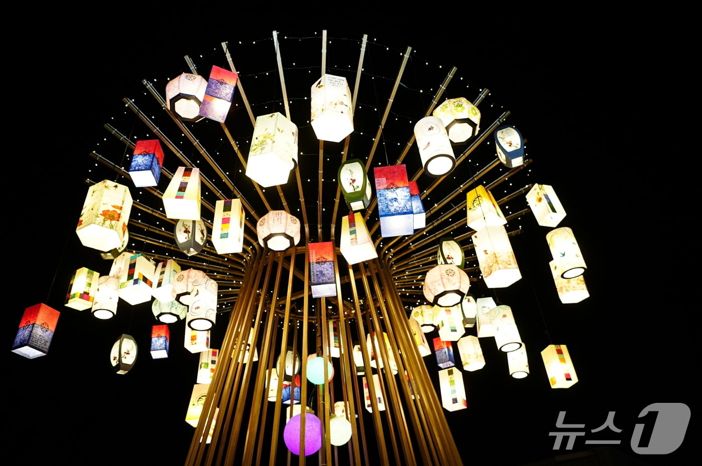 지난해 열린 수성빛예술제에 전시된 작품(대구 수성구 제공. 재판매 및 DB금지)