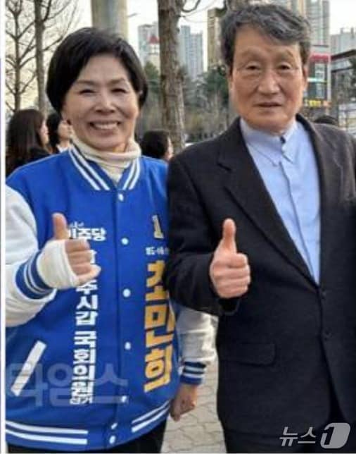  2024년 4월 22대 총선 때 더불어민주당 최민희 후보 지원에 나선 배우 문성근 씨. (SNS 갈무리) ⓒ 뉴스1