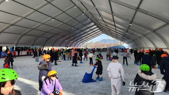 진주시 겨울철 야외스케이트장 모습(진주시 제공. 재판매 및 DB금지)