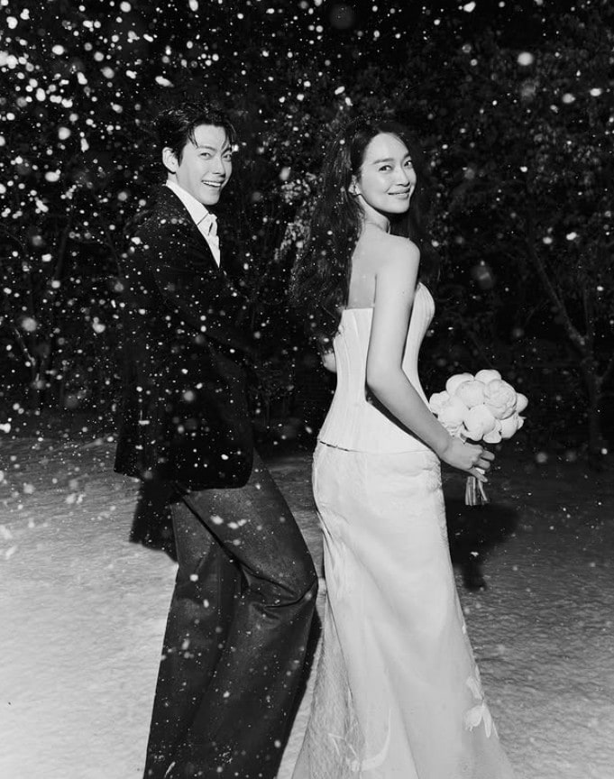 배우 신민아, 김우빈 웨딩 화보 / 사진=AM엔터테인먼트