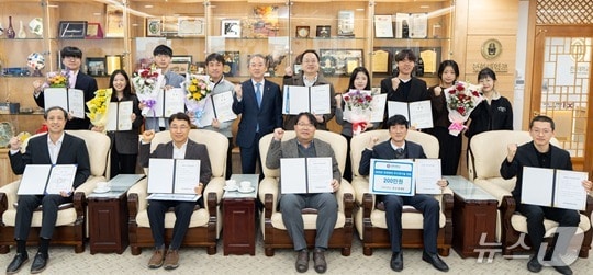 전북대 6개 연구실이 과학기술정보통신부가 주관하는 ‘2025 안전관리 우수연구실 인증제’ 심사에서 인증을 획득했다.(전북대 제공, 재판매 및 DB 금지)/뉴스1