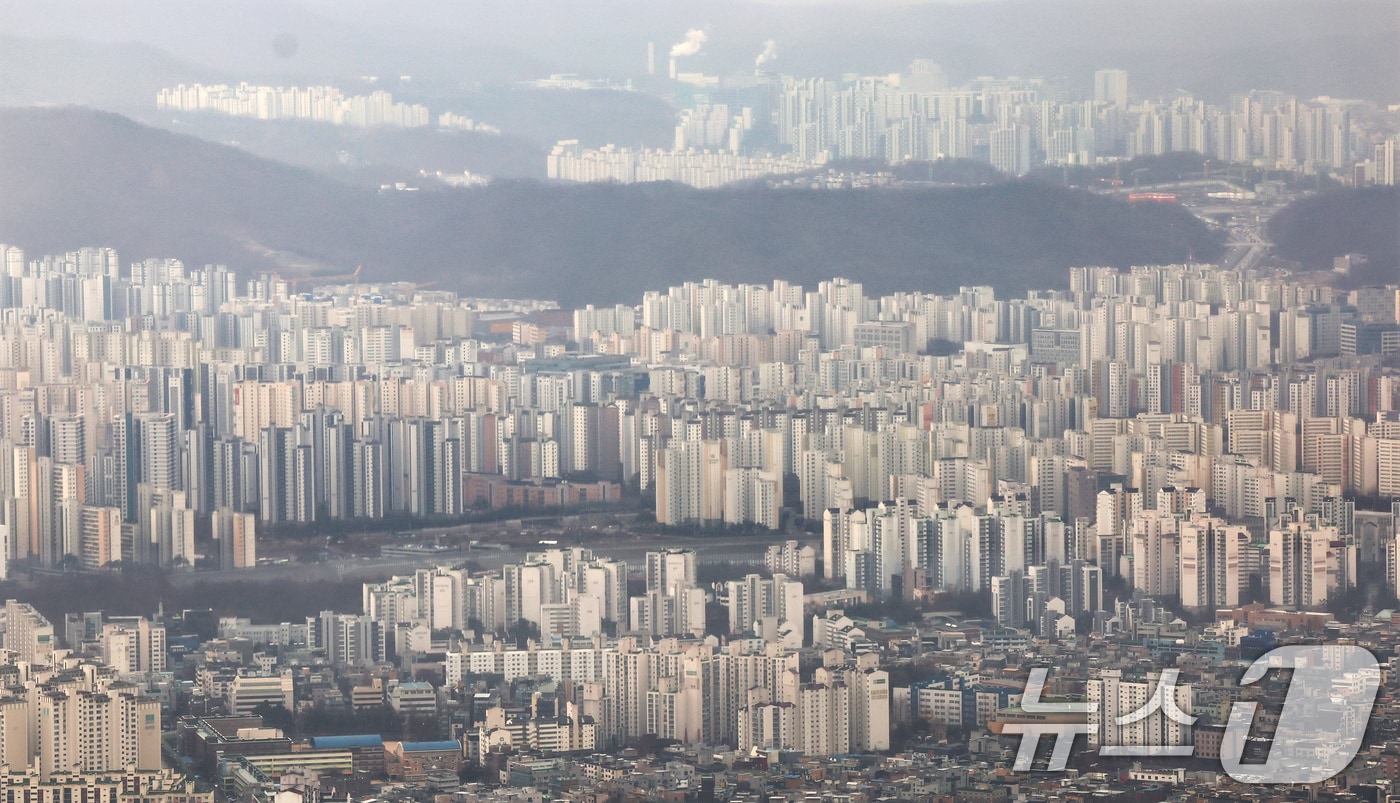 송파구 아이코리아 부지, 5000억 매각...900가구 아파트 추진 - 뉴스 썸네일 이미지