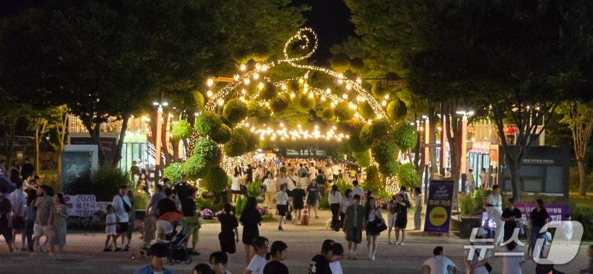 태화강국가정원에서 열린 울산 스토리 야시장. (울산시 제공 재판매 및 DB 금지) /뉴스1