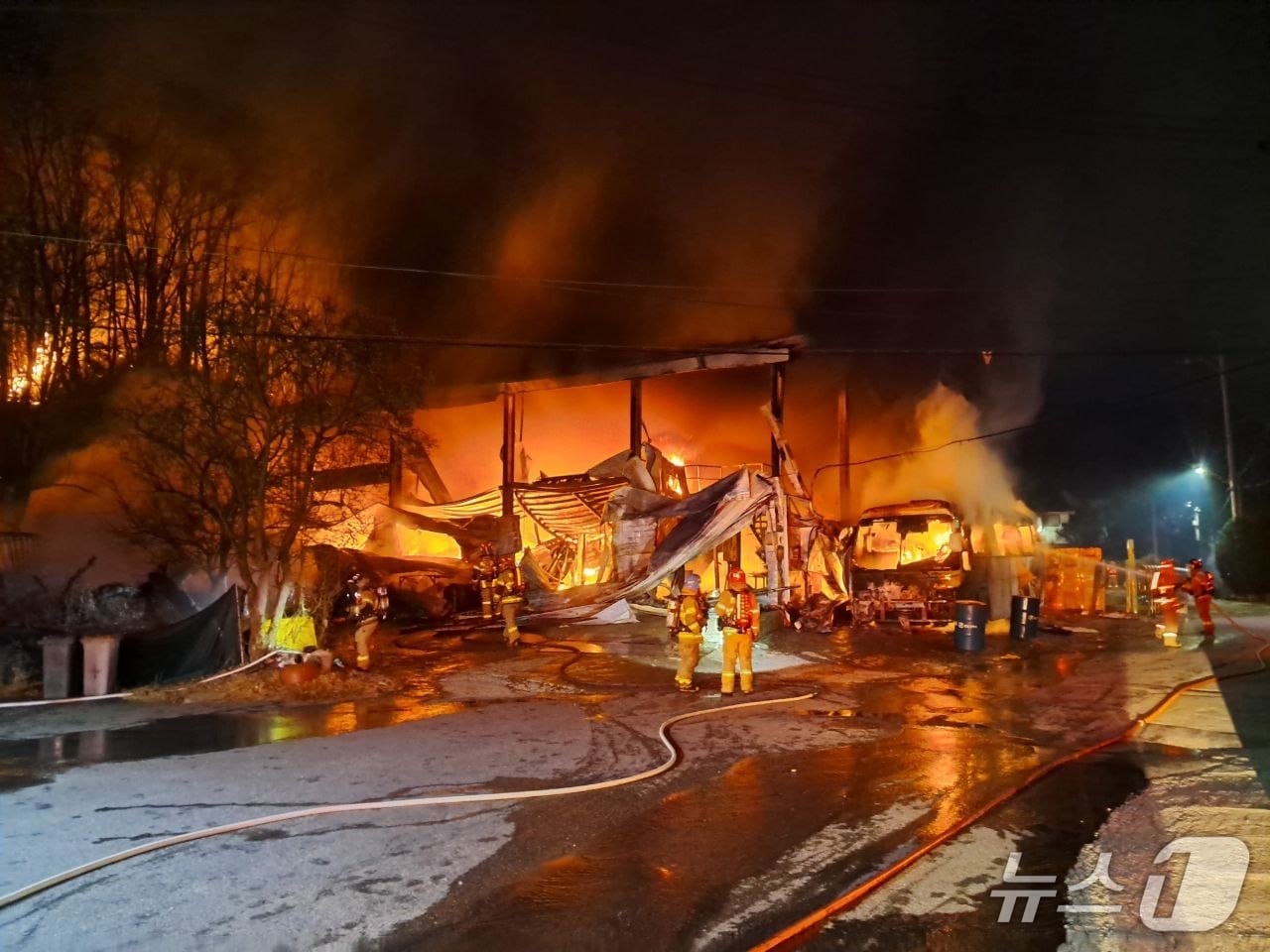 화재 현장 모습.&#40;경기도소방재난본부 제공&#41;
