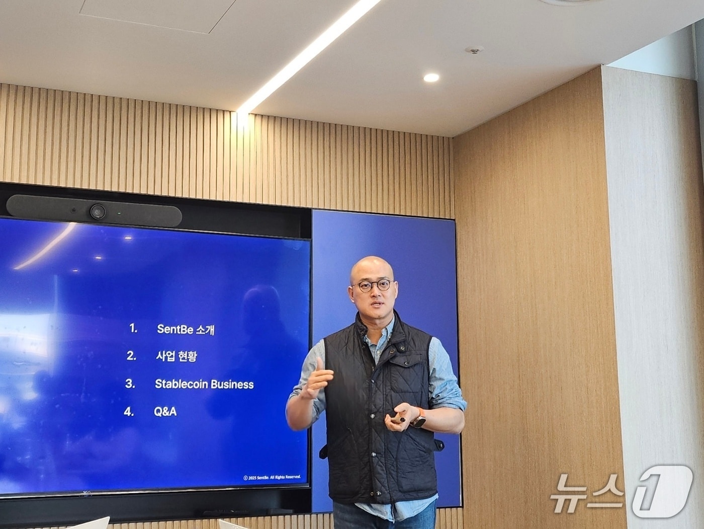 '10년 업력' 해외송금 기업 센트비...스테이블코인 신사업 '승부수' - 뉴스 썸네일 이미지