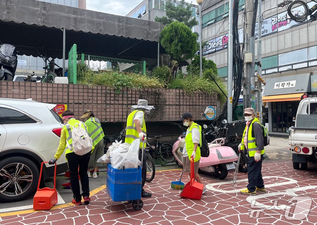 관악구 동행일자리 _관악청정삶터 이끄미 활동 모습