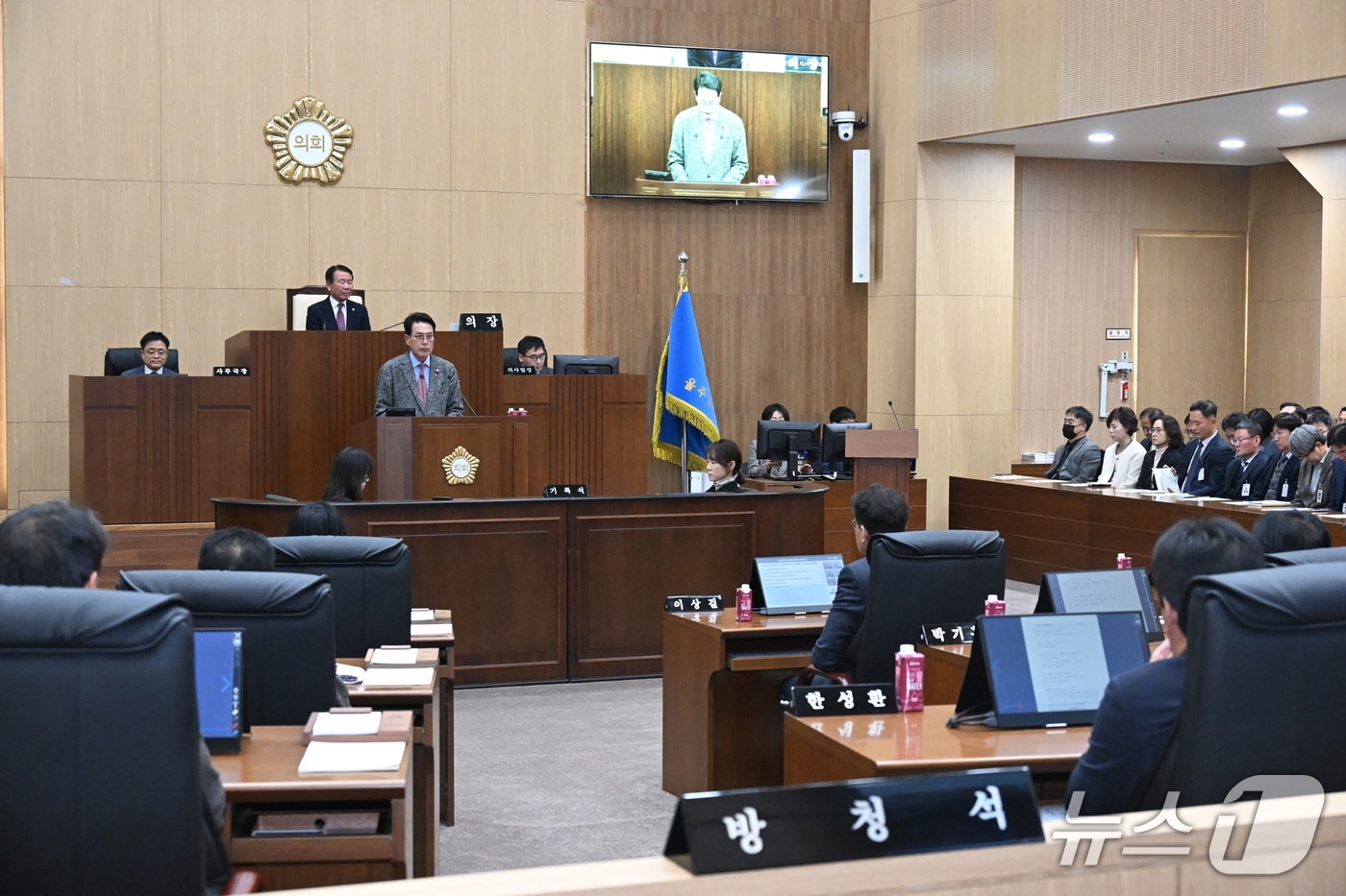 이순걸 울주군수가 3일 울주군의회에서 열린 제242회 제2차 정례회 제2차 본회의에서 발언하고 있다.&#40;울주군의회 제공. 재판매 및 DB금지&#41;/뉴스1