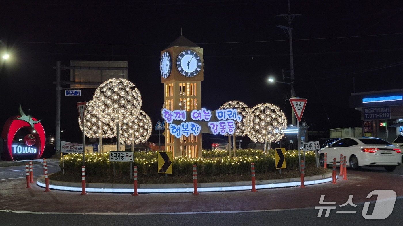 부산 강서구 강동동 득천사거리에 설치된 경관조명 (부산 강서구 제공. 재판매 및 DB금지)