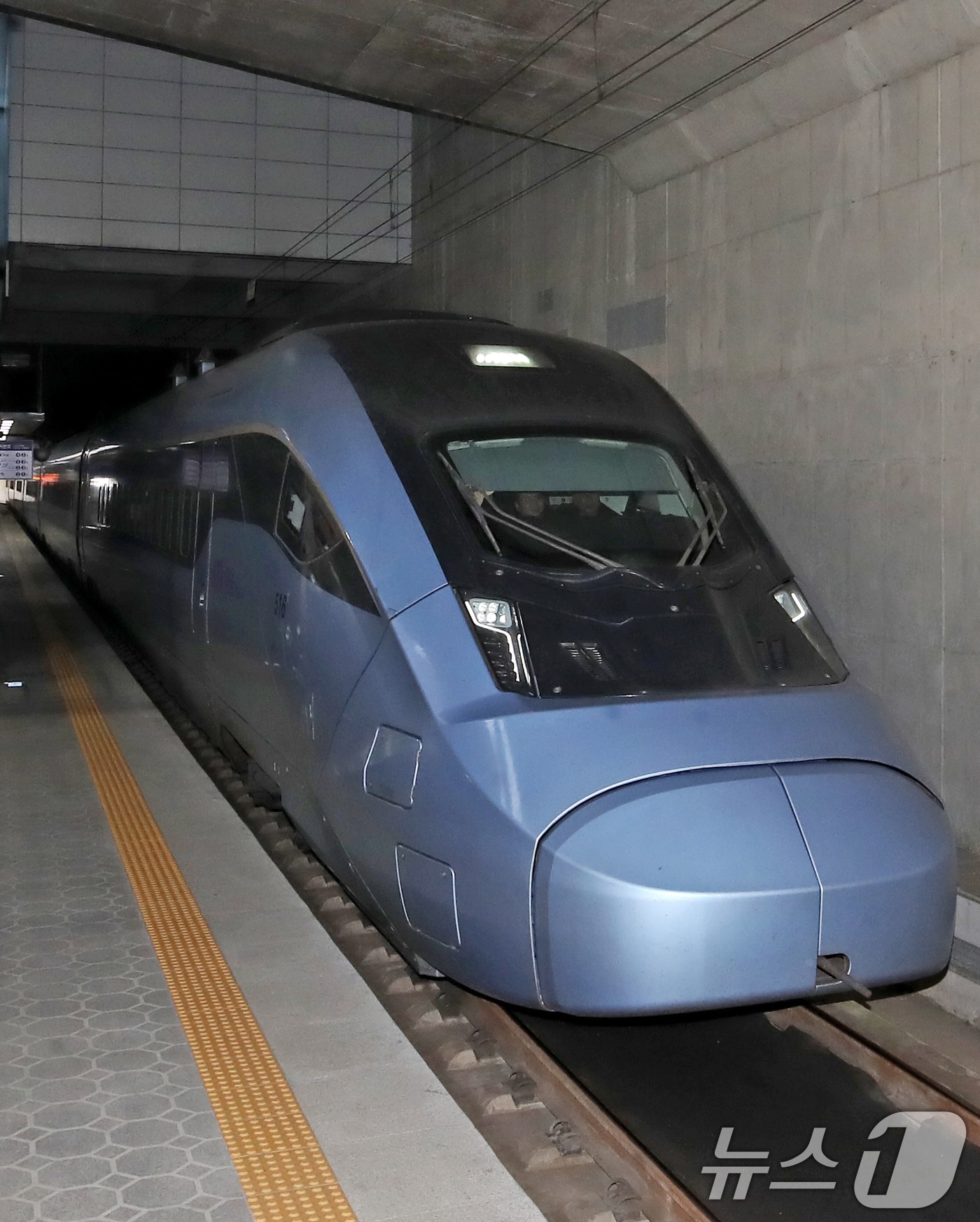 30일 오전 서울 청량리역과 부산 부전역을 잇는 중앙선 KTX-이음 신규 정차역으로 지정된 신해운대역에서 KTX-이음 부전행 열차가 도착하고 있다. 2025.12.30/뉴스1 ⓒ News1 윤일지 기자