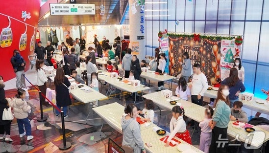 강원 태백시의 크리스마스 및 연말 이벤트가 지난 25~27일 한국안전체험관(365세이프타운 및 키즈랜드)에서 열렸다. (태백시 제공. 재판매 및 DB금지) 2025.12.30/뉴스1