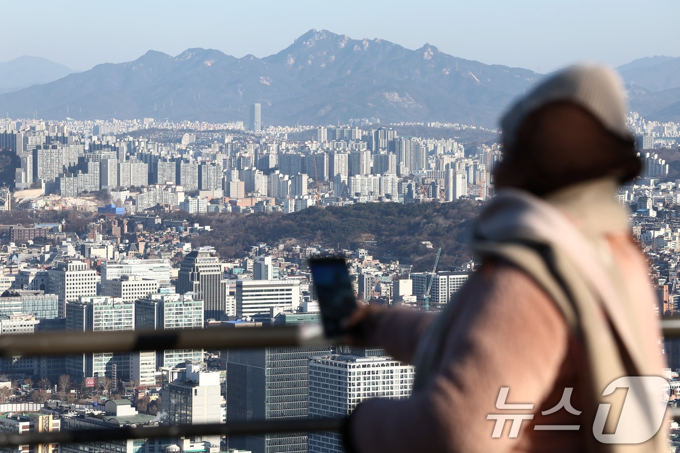 서울 남산타워에서 바라본 아파트 단지. 2025.12.31/뉴스1 ⓒ News1 김민지 기자