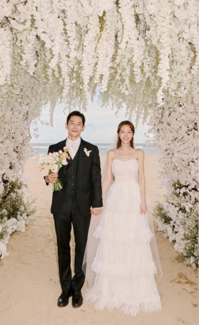 버진로드를 걷는 온주완 민아