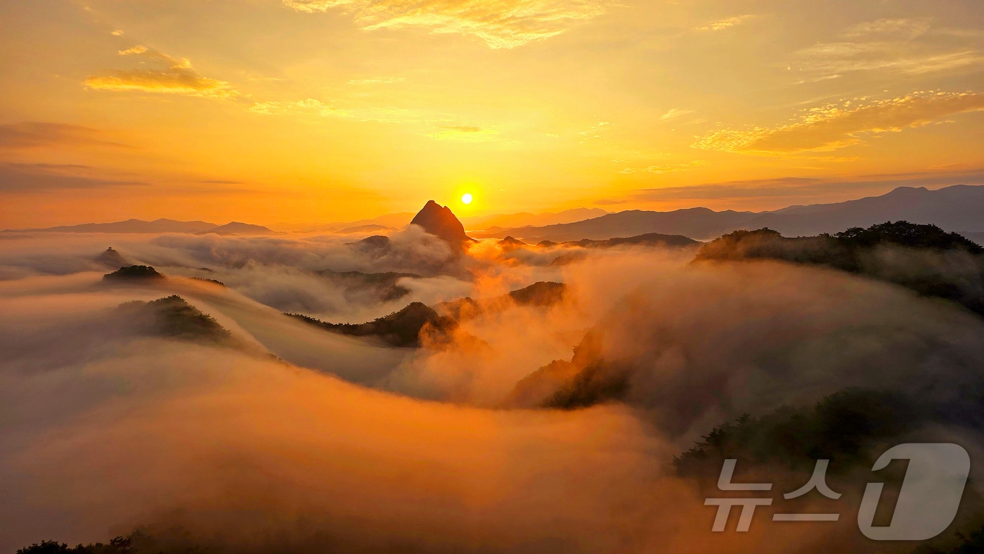 금상_마이산 일출과운해(한국관광공사 제공) ⓒ News1 윤슬빈 관광전문기자