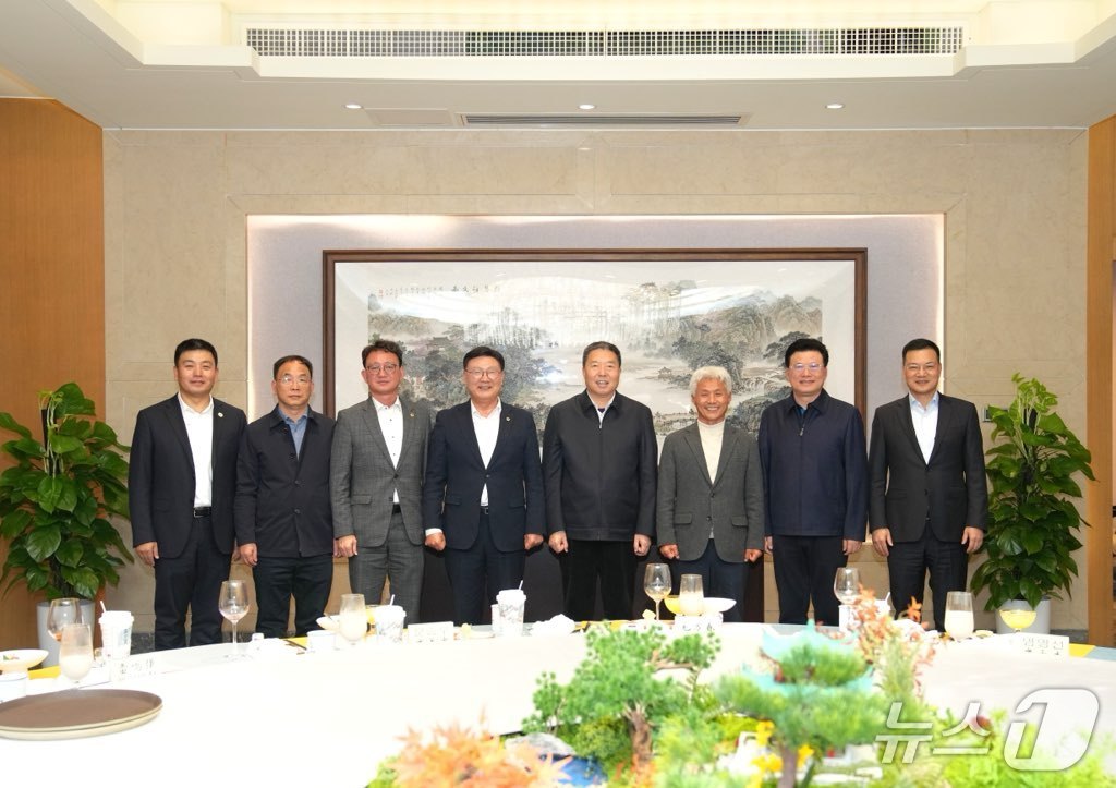 전북도의회는 중국 후난성 정치협상회의&#40;정협&#41;의 공식 초청을 받아 3일부터 7일까지 3박 5일 일정으로 후난성 일원을 방문했다.&#40;의회제공&#41;2025.12.5/뉴스1