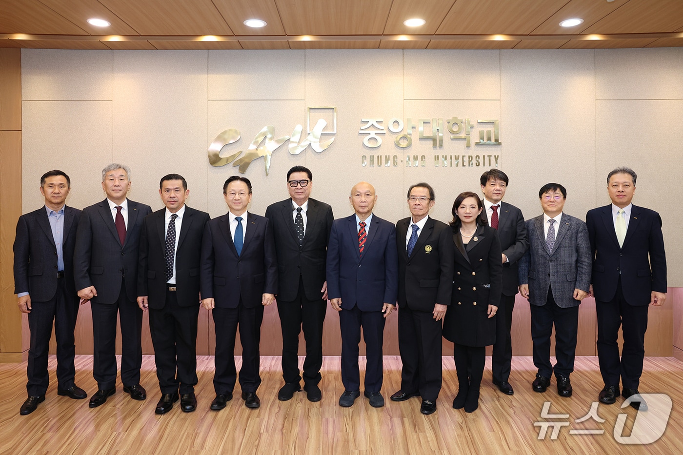 태국 상원의회 주요 4개 상임위원장단이 5일 중앙대를 방문해 AI와 문화 콘텐츠 협력 방안을 논의했다.&#40;중앙대 제공&#41;