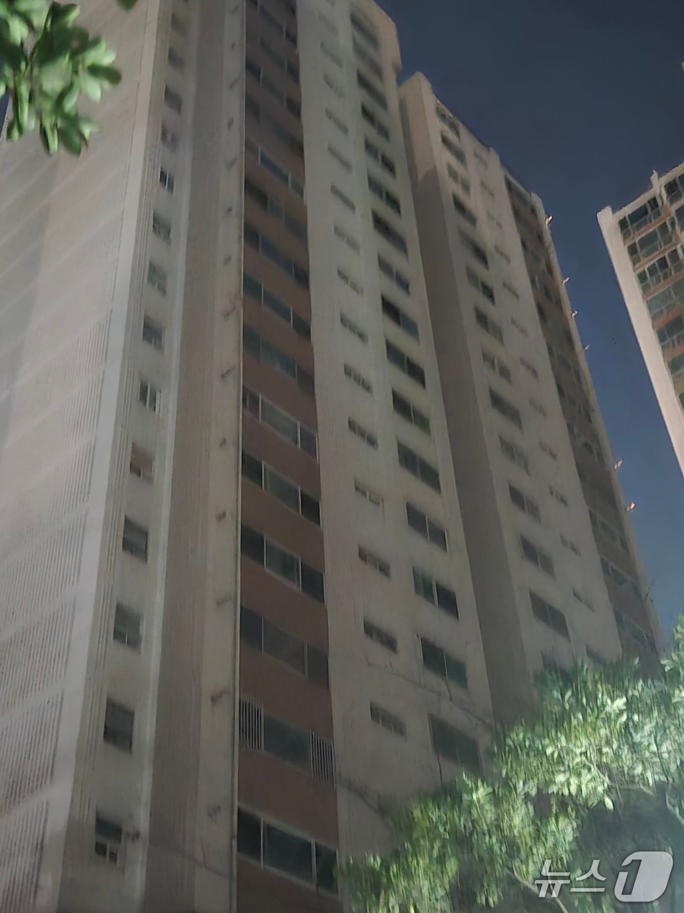 6일 정전이 발생한 부산 금정구 부곡동 아파트.&#40;독자 제공. 재판매 및 DB 금지&#41;