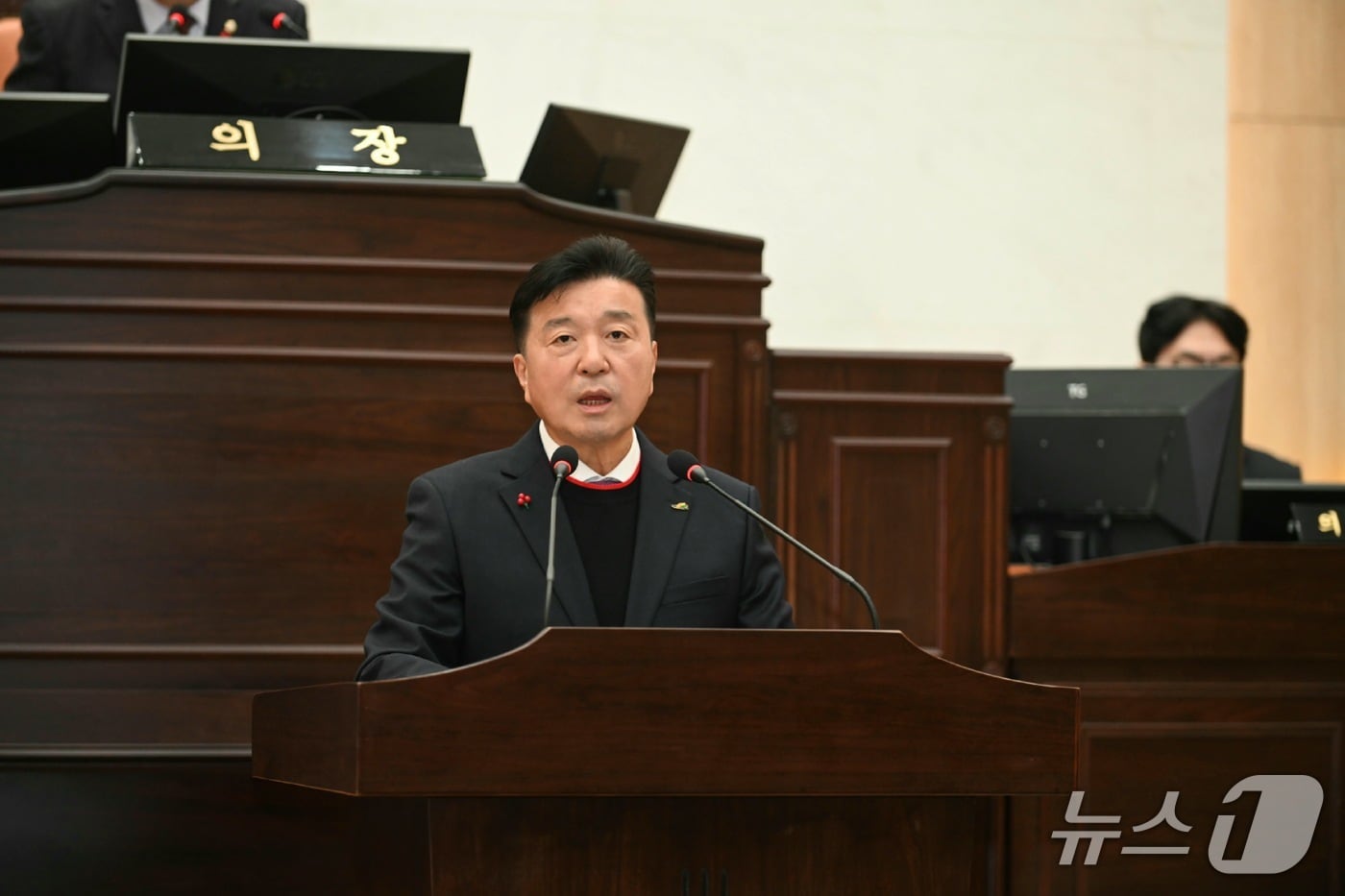 최재구 예산군수가 8일 군의회 본회의장에서 열린 정례회 예산안 관련 시정연설에서 발언하고 있다. (예산군 제공, 재판매 및 DB금지) / 뉴스1