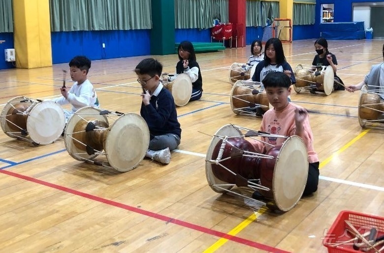 경북교육청이 지난달 실시한 ‘2025년 늘봄학교 하반기 운영 만족도 조사’에서 학생과 학부모 모두 90%가 넘는 높은 만족도를 보인 것으로 나타났다.(경북교육청 제공. 재판매 및 DB금지) /뉴스1