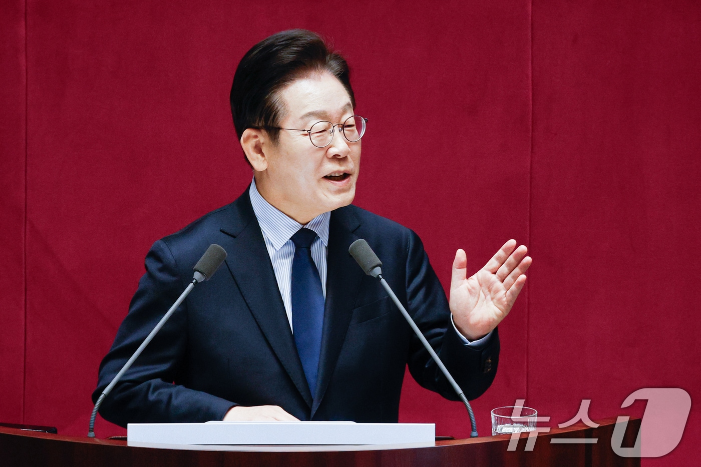 이재명 더불어민주당 대표가 10일 서울 여의도 국회 본회의장에서 '회복과 성장'을 주제로 제422회 국회(임시회) 교섭단체 대표연설을 하고 있다. 2025.2.10/뉴스1 ⓒ News1 안은나 기자