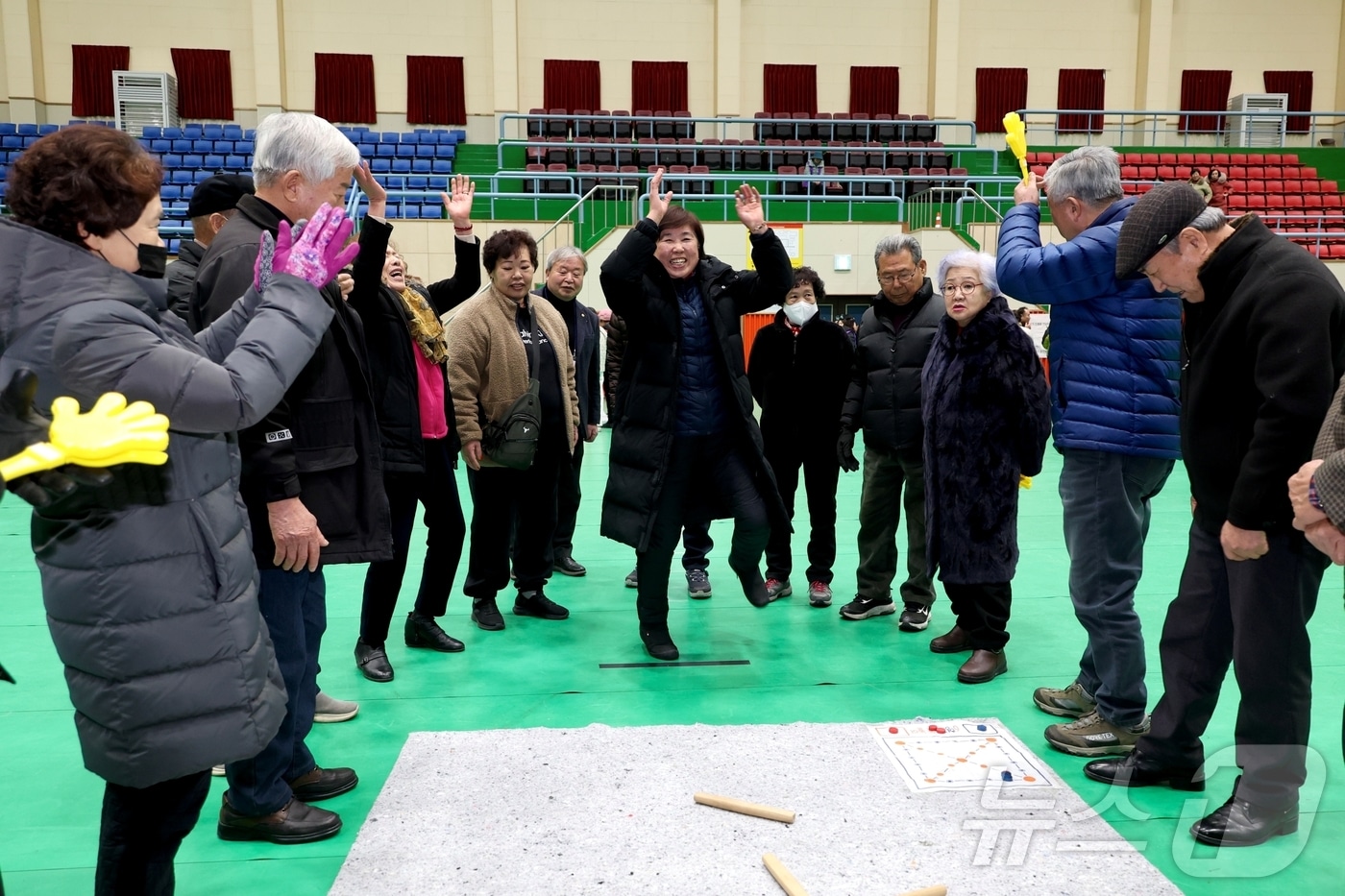 괴산문화원, 군민 화합 정월대보름 윷놀이 대회 모습/뉴스1