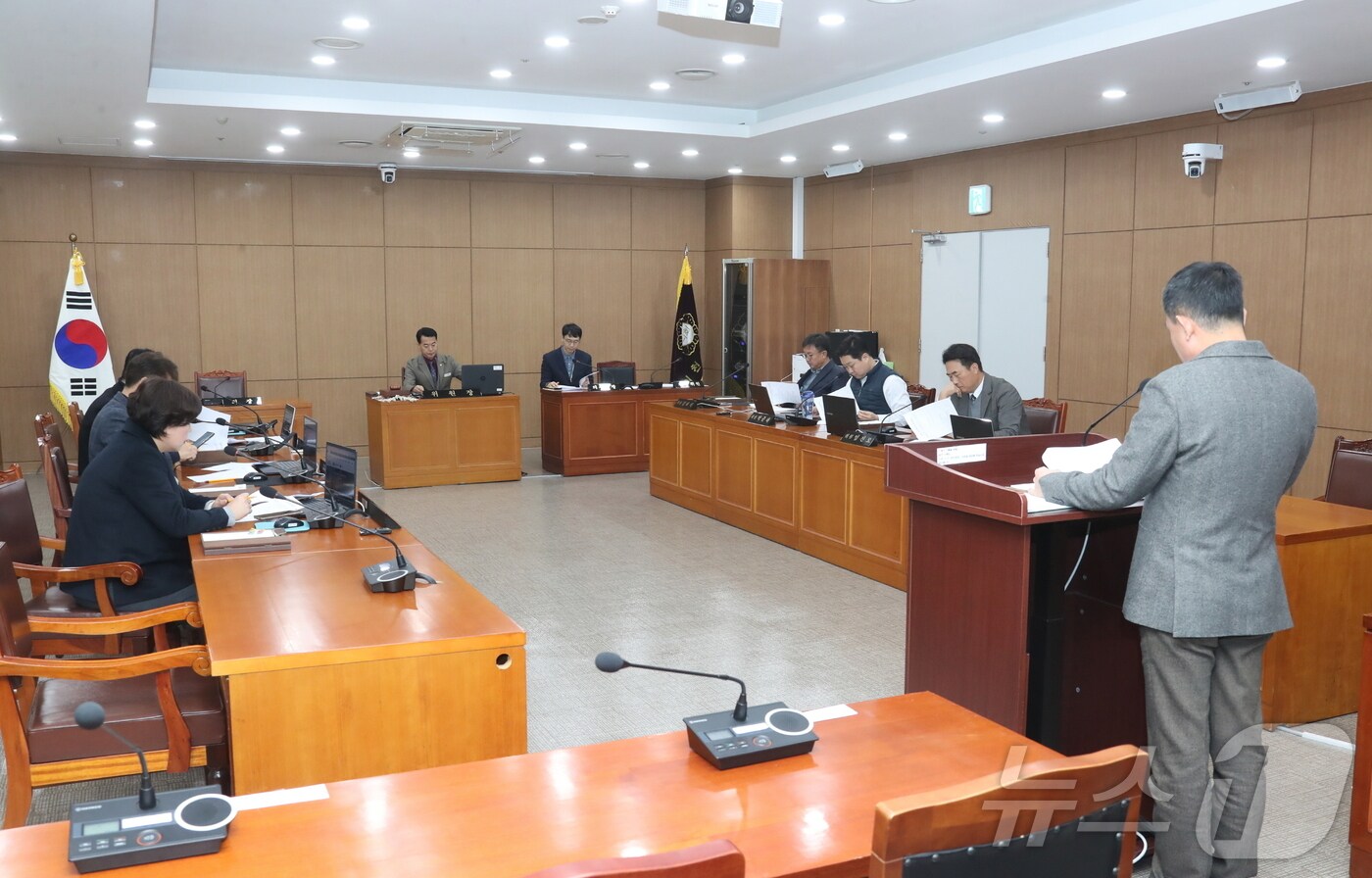 10일 열린 이천시의회운영위원회 회의 모습.(시의회 제공)